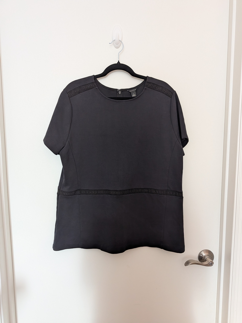 ANN TAYLOR - Black Short-Sleeve Top with Lace Detail - XL